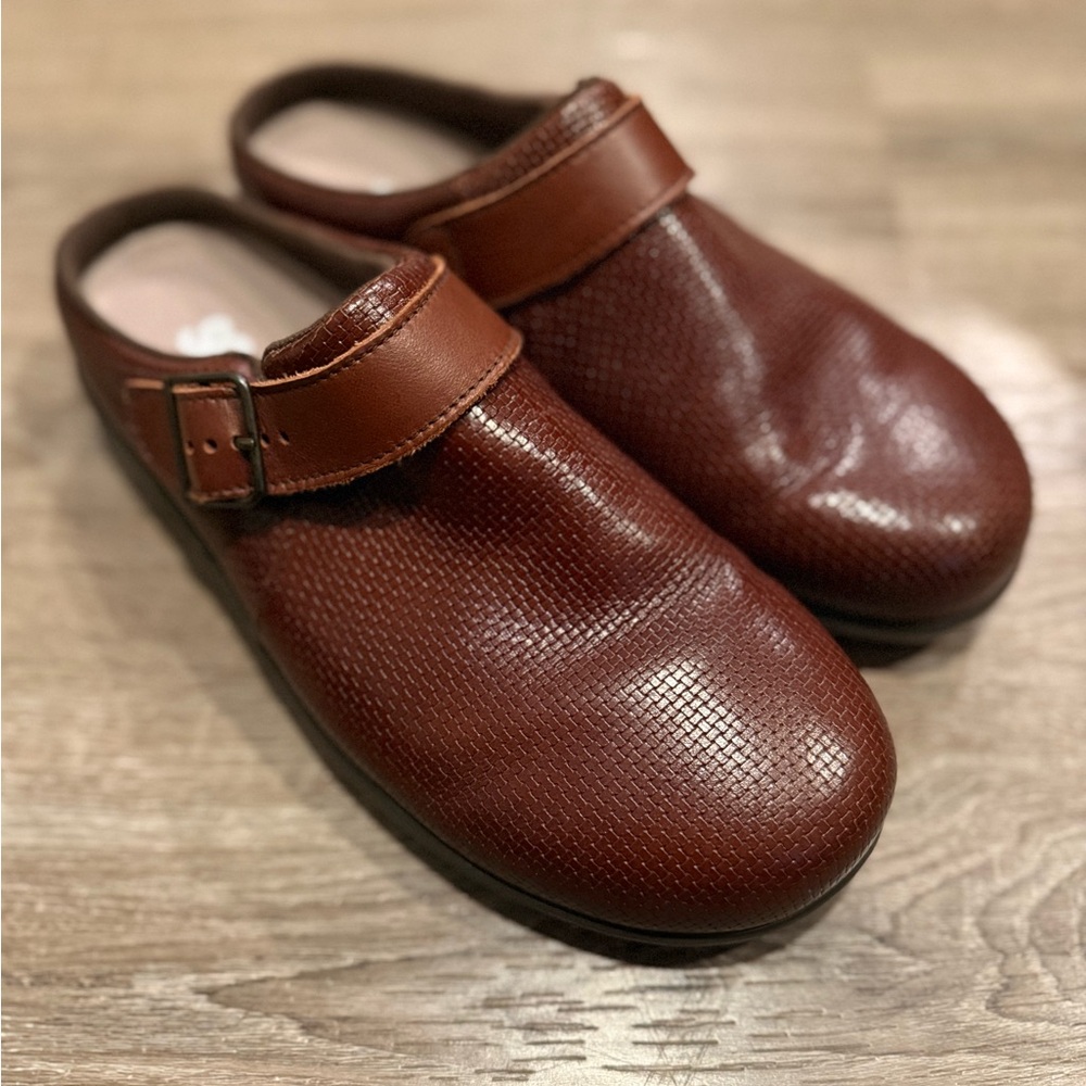 SAS Women's Woven Brown Leather Clog slip-on loafers with buckle accent